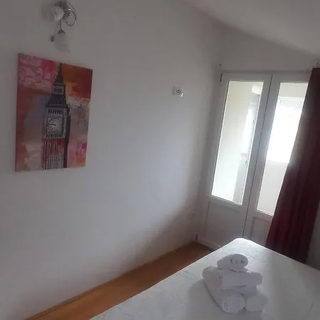 Apartamento Nice With Free Parking Place For 1 Car Makarska